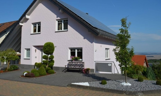 Ettringen Apartment | Apartment in a quiet location, with terrace and garden, near many hiking trails