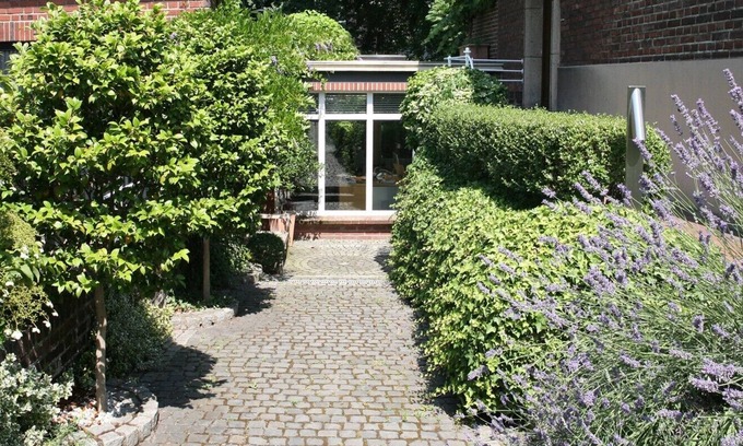 Riehl Apartment | Apartment in a quiet, green residential area and still close to the city