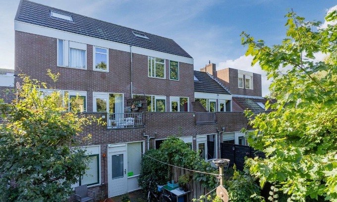 Alkmaar Apartment | Apartment in Alkmaar with sea beach