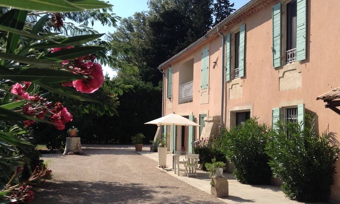 Arles Other | Apartment in an authentic Mas with swimming pool in a wooded park.