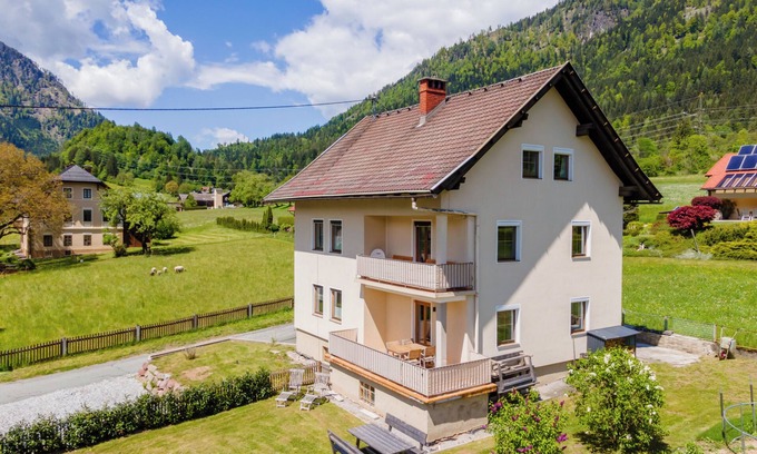 Kotschach-Mauthen Apartment | Apartment in detached house near the ski resort