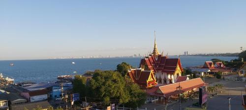Bang Sare Apartment | Apartment in Bang Saray center with panoramic view from sea to mountains