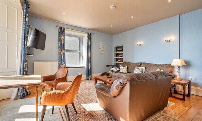 Beaumaris Apartment | Apartment in Beaumaris with Sea Views