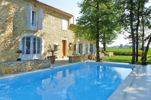 Caderousse Apartment | Apartment in Caderousse with Pool
