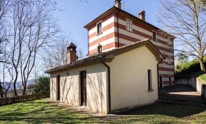 Citerna Villa | Apartment in Citerna with Pool and Garden