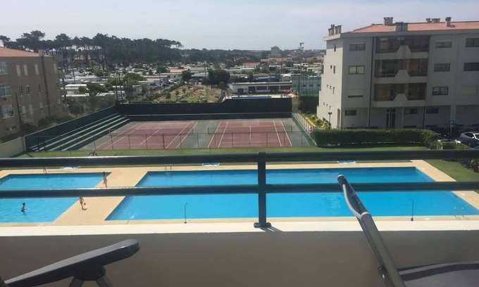 Vila do Conde Condo | Apartment in closed condominium with swimming pool - Azurara