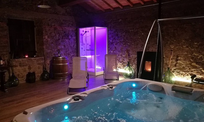 Vicchio Villa | Apartment in Country Villa and SPA