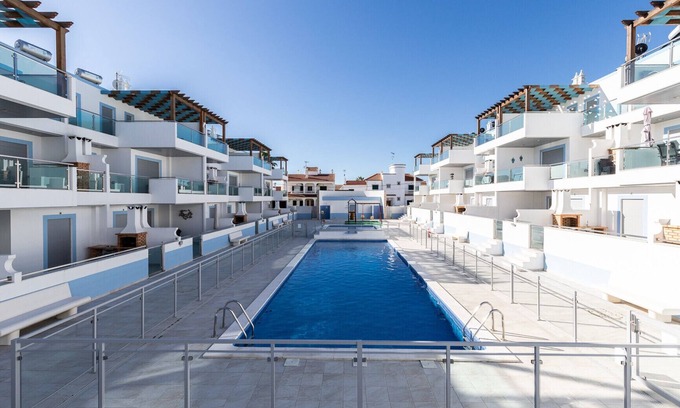 Manta Rota Apartment | Apartment in condominium with pool 700m from the beach by AlgarveManta (7T3)