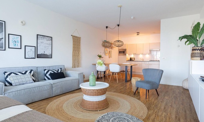 Vissershaven Apartment | Apartment in Den Haag with Balcony