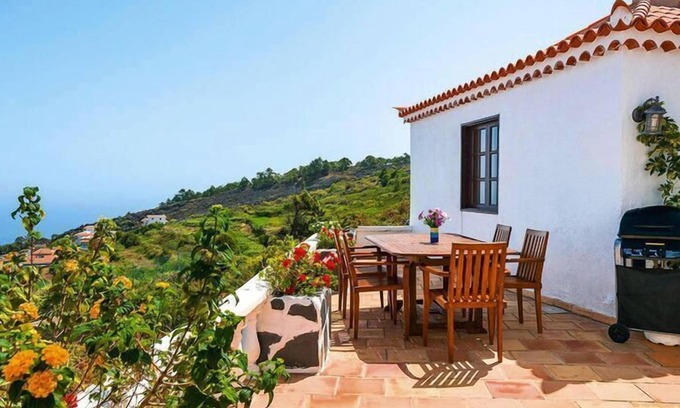 El Tanque Apartment | Apartment in El Tanque with garden