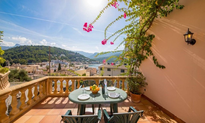 Puerto de Soller Apartment | Apartment in Fishing Village with Wi-Fi, Air Conditioning & Terrace with Sea View