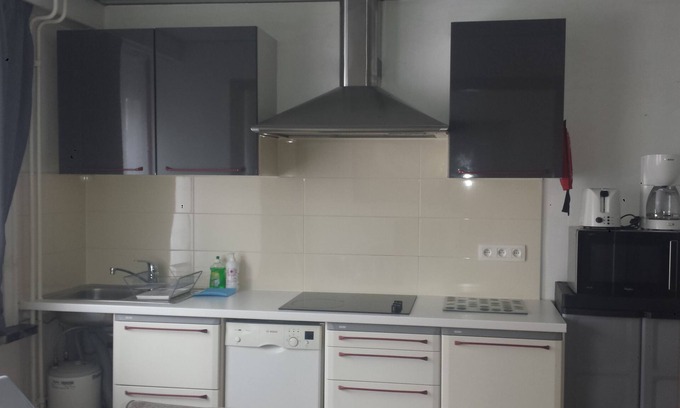 Ganshoren Apartment | APARTMENT IN FAMILY RESIDENCE