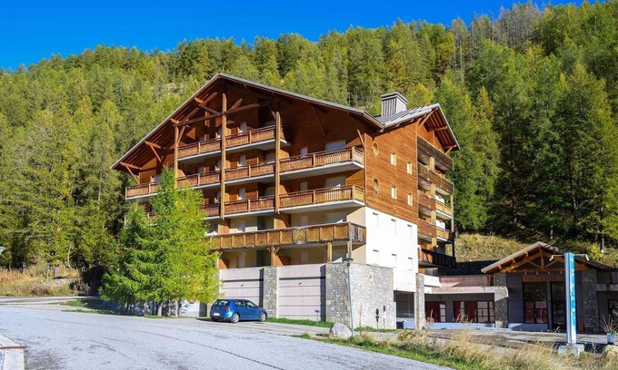 Allos Apartment | Apartment in France with Ski Slope Access