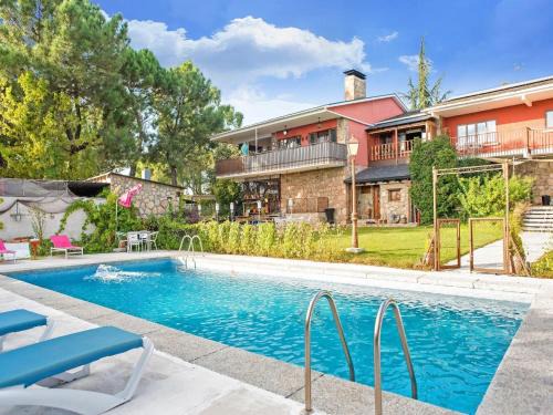 Galapagar House | Apartment in Galapagar with Pool and Sauna