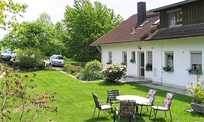 Roehrnbach Apartment | Apartment in Goggersreut mit Terrasse