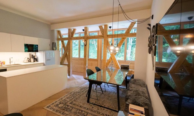 Muhldorf Apartment | Apartment in historischer Villa mit Parkplatz