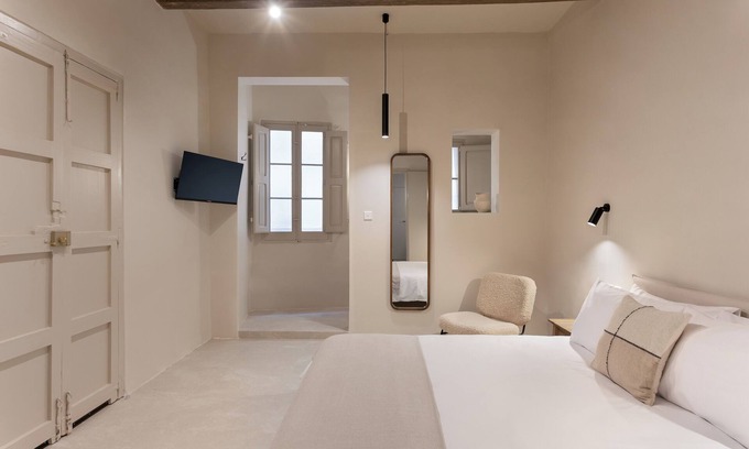 Cospicua Apartment | Apartment in Historic House & rooftop terrace
