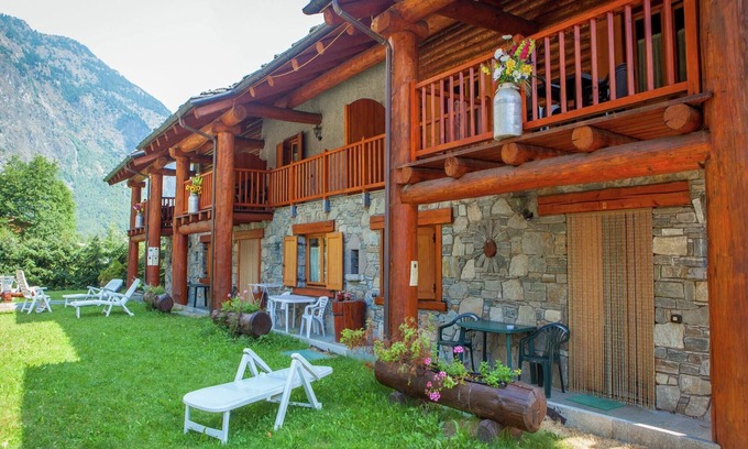 Antey-Saint-Andre Apartment | Apartment in Antey-Saint-André near Ski Lifts