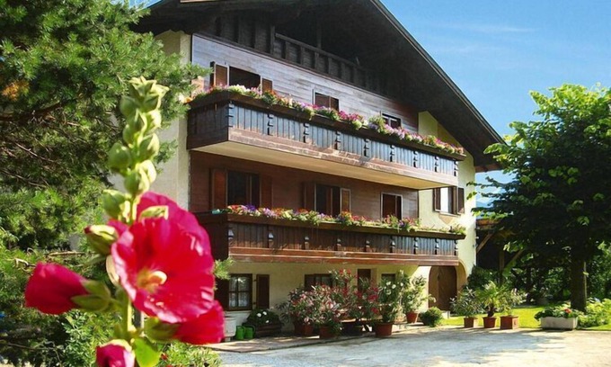 Laces Apartment | Apartment in Latsch with Indoor Pool & Garden