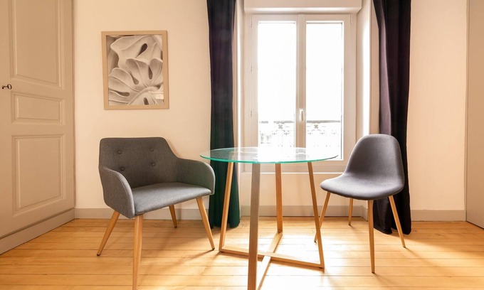 Nord - Gare House | Apartment in Le Mans with Private Sauna