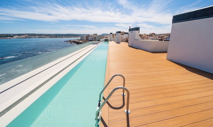L'Escala Apartment | Apartment in L’Escala near Sandy Beaches