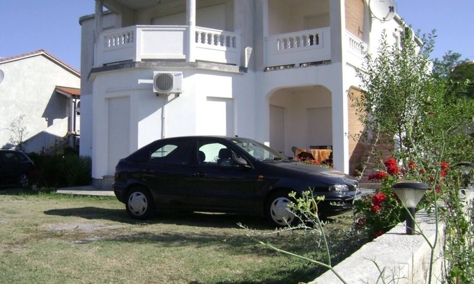 Lopar Apartment | Apartment in Lopar with Terrace, Air condition, WIFI (568-2)