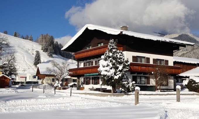 Maishofen Apartment | Apartment in Maishofen near Ski Slopes