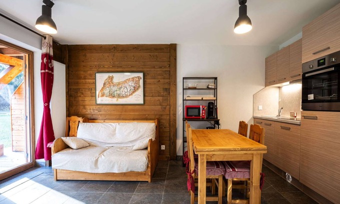 Morillon Apartment | Apartment in Morillon with Mountain Views