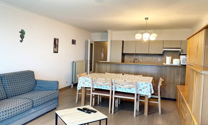 Nieuwpoort-aan-Zee Apartment | Apartment in Nieuwpoort by the Beach