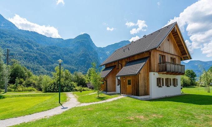 Obertraun Apartment | Apartment in Obertraun near Krippenstein Ski Area