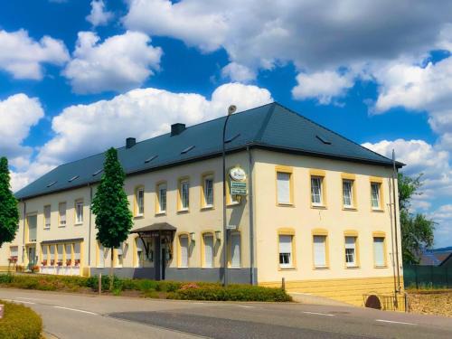 Pellingen Apartment | Apartment in Pellingen near Trier & Nature Park