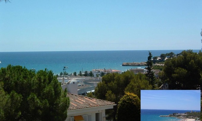 Tamarit Apartment | Apartment in Playa la Mora,with sea views near the beach, privat garden&Pool.