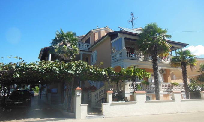 Gulici Apartment | Apartment in Porec, Istria, close to the beach, with balcony