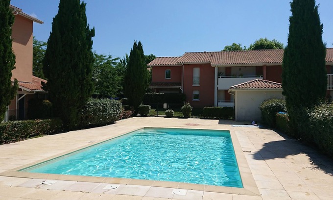 Dax Apartment | Apartment in quiet residence with swimming pool - lots of trees and sunshine