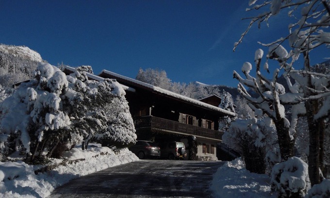 Bernex Apartment | Apartment in Savoyard chalet