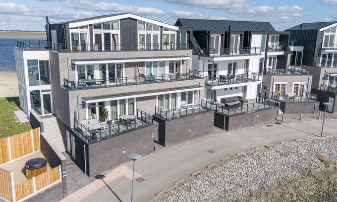 Sint-Annaland House | Apartment in Sint-Annaland near Marina