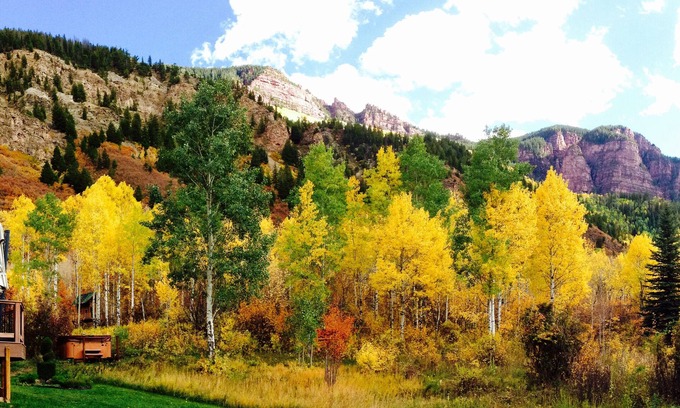 Carbondale Apartment | Apartment in spectacular mountain location viewing the red cliffs of Redstone.
