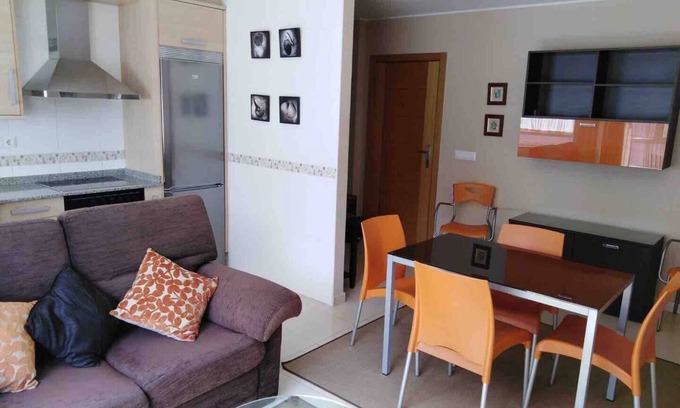 Betanzos Condo | Apartment in the center of Betanzos with private garage. Pet friendly!