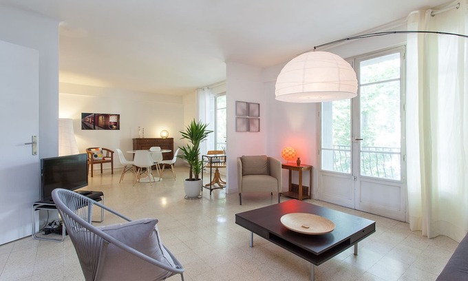 Les Arceaux Apartment | Apartment in the city center 88 m2 with garage