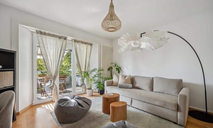 Seebach Apartment | Apartment in the Heart of Oerlikon
