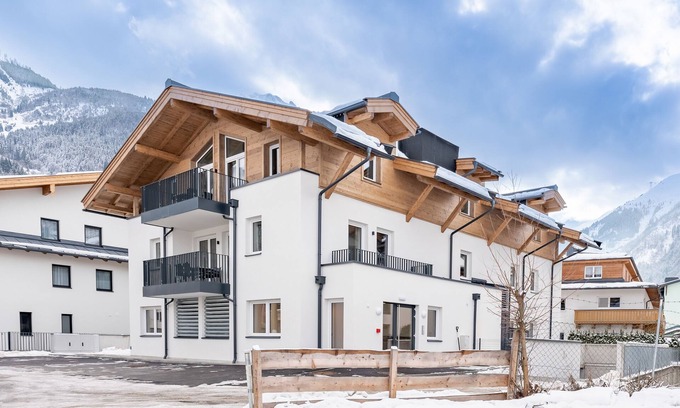 Kaprun Apartment | Apartment in the lively centre of Kaprun