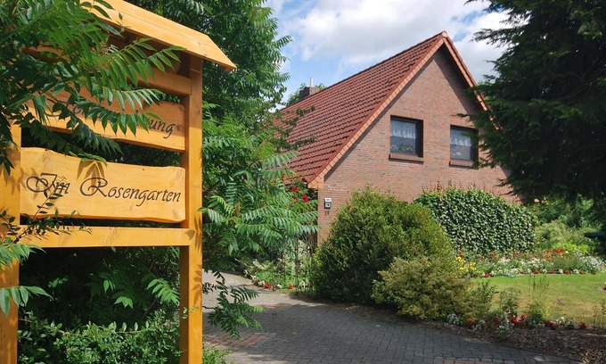 Oltmannsfehn Apartment | Apartment in the rose garden 35665 - Apartment in the rose garden