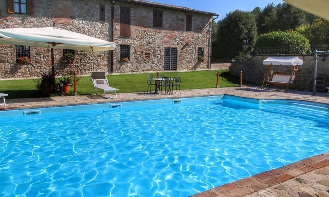 Todi Apartment | Apartment in Todi with Pool & History