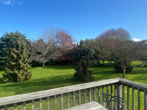 Blenheim Apartment | Apartment in Tranquil Park Setting 3 mins from CBD