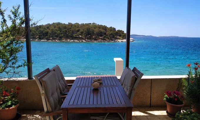 Tribunj Apartment | Apartment in Tribunj with Seaview, Terrace, Air condition, WIFI (3348-2)