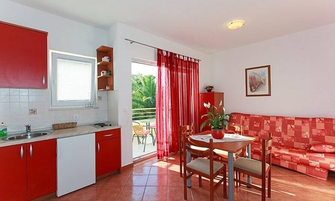 Tucepi Apartment | Apartment in Tučepi with Terrace, Air condition, WIFI, Washing machine (202-3)