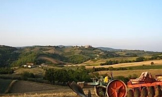 San Terenziano Apartment | Apartment In Village Centre, Well Located For Local Restaurants And Shops