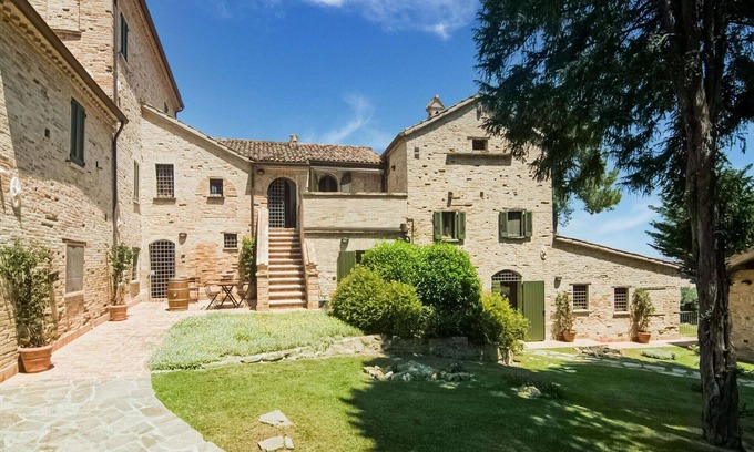Mombaroccio Apartment | Apartment in Villagrande with Adriatic Views