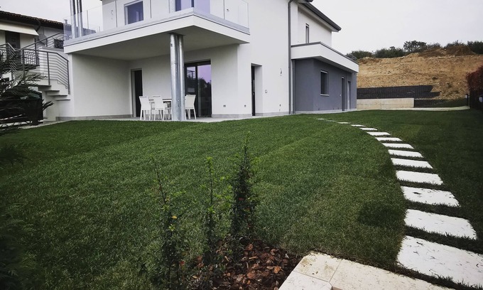 Bardolino Apartment | APARTMENT IN VILLA, LAKE VIEW, 5 MINUTES WALK FROM THE LAKE AND THE VILLAGE