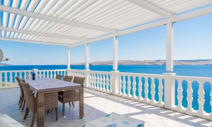 Cesarica Apartment | Apartment in villa Mate